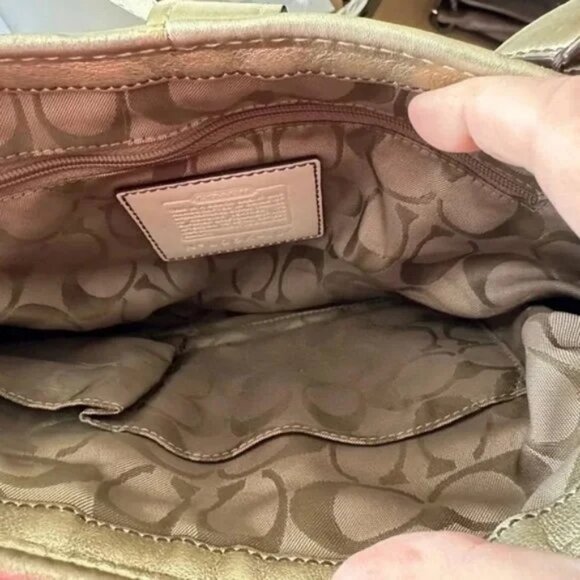 COACH LEGACY STRAW RAFFIA GOLD LEATHER SHOULDER HANDBAG PURSE - Picture 12 of 15